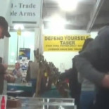 Video: Un chico de 13 años que compra un arma de fuego a la primera [EN]