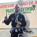 El atleta neozelandés secuestrado y obligado a sacar dinero de cajero en Rio de Janeiro , acosado por segunda vez [EN]