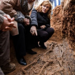 Entierro digno para una madre y su hijo tras 60 años en una fosa anónima asesinados por el franquismo