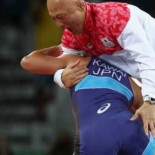 La celebración de esta japonesa con su entrenador por haber ganado un oro es lo mejor del día