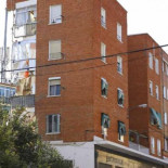 Se cuela en una casa y se mete en la cama con los dueños