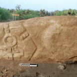 Hallada en México una gran piedra ritual zapoteca con el relieve de un cocodrilo
