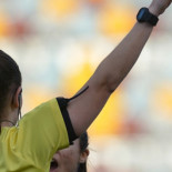 Una árbitra suspende un partido porque la mandan "a fregar platos"