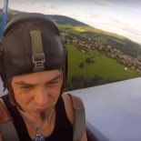 Se construye un avión artesanal para tardar menos en llegar a la oficina