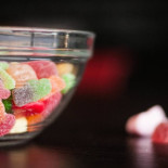 ¿Por qué la industria de la alimentación fabrica gominolas con piel de cerdo?