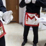 La masonería inaugura sede en Barcelona con amenazas de la extrema derecha