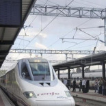 Un maquinista se baja del tren y abandona a los pasajeros en mitad del viaje