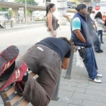 Diseño intencionadamente incómodo como medio de control social