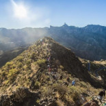 Un rayo de sol sobre un grabado aborigen de Gran Canaria marca la llegada del otoño en el hemisferio norte