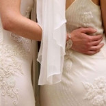 Dos monjas dejan los hábitos para casarse entre ellas