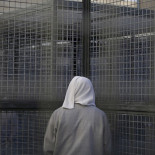 El ridículo castigo a la jueza que encarceló a una menor con 30 hombres que no pararon de violarla