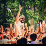 Spiriman: Un médico precario que amenaza a la Junta de Andalucía con su propia marea blanca