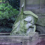 La sobrecogedora tumba de Julio Verne en Amiens