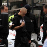 Multado en Bilbao por llevar una sudadera con el texto "ACAB"
