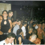 Éxtasis, DJ's y skinheads: así relevó el Makineo catalán a la Ruta del Bakalao