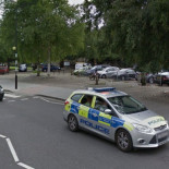 Dos adolescentes rocían de ácido a un repartidor de pizza