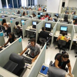 Los teleoperadores en huelga piden colapsar las centralitas del Santander, Movistar y Vodafone