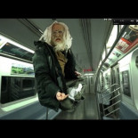 Un mendigo desafía a a la gravedad en el metro de Nueva York [ENG]