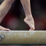 Al menos 368 gimnastas de EE.UU afirman haber sido explotadas sexualmente durante veinte años.(EN)