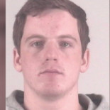 Joven jugador de fútbol sale libre tras sodomizar con una percha a compañero negro con discapacidad mental {Eng)