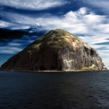 Ailsa Craig, la isla deshabitada de la que proceden la mayoría de las piedras de curling