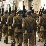 El Gobierno creará un registro de los españoles que hayan jurado la bandera