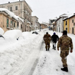 "Muchos muertos" en un hotel sepultado por un alud en Los Abruzos tras el terremoto de ayer