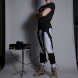 Exoesqueleto blando reduce la energía usada para caminar en un 23% (ING)