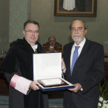 La UPM premia al científico que ha salvado los olmos españoles