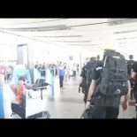 Los chilenos despiden entre aplausos al contingente de la UME que acudió a ayudar a sofocar los incendios forestales