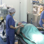 La familia de la mujer de 64 años que dio a luz mellizos intentó incapacitarla para evitar su embarazo