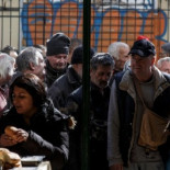 Tras siete años de rescate, los griegos se hunden aún más en la pobreza