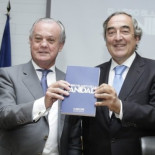 Los lobbies sanitarios (como las eléctricas) buscan monopolizar el mercado