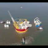 Traslado de una gigantesca plataforma petrolífera desde China hasta el Mar del Norte (eng)