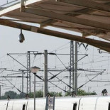 Renfe admite que el maquinista que paró el tren a mitad de servicio hizo lo correcto