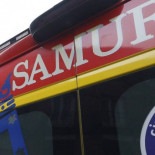 Un conductor para a ayudar a un motorista que había pinchado y éste último le salva de un infarto