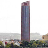 Los excesos de la banca rozan el cielo en Sevilla