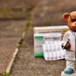 Los del seguro de viaje de AXA aceptan todos los pagos online, pero para reclamar tienes que mandar todo por carta...