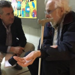 El drama de un periodista que reveló la corrupción y vive de limosna