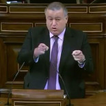 El argumento del PP para cortar el rabo a los perros: “No controlan su rabo y dañan a sus cuidadores”