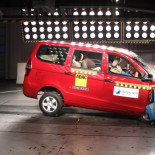 Chevrolet Enjoy, la miniván sin airbags de cero estrellas que General Motors comercializa en India