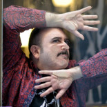 Carlos Areces: "En los ochenta nos pasábamos a Franco por el coño"