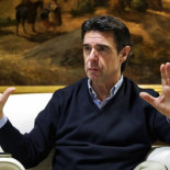 El tipo que acabó con las renovables en España ahora cobra por dar conferencias en el extranjero en las que las defiende