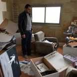 Soldados israelíes asaltan el estudio del dibujante palestino Osama Nazzal