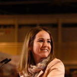 Dimite la joven que abrió el acto de presentación de Susana Díaz por falsear su currículum