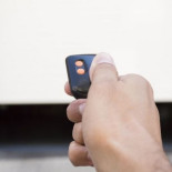 Los riesgos del IoT: un vendedor inutiliza la puerta del garaje de un cliente por una opinión negativa en Amazon