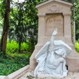 Una cápsula del tiempo asociada con Julio Verne ha sido descubierta en los Pirineos franceses