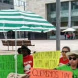 Las camareras de piso del Hotel Hilton Diagonal Mar reclaman ser regularizadas mientras la empresa busca nuevo personal