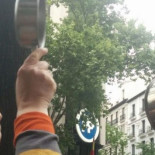 Cientos de personas se concentran ante la sede del PP: "No es un partido, es una banda"