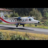 Aterrizajes y despegues en el aeropuerto de Lukla (Nepal)